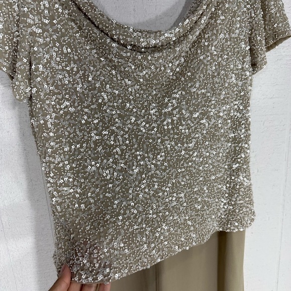 J Kara  formal sequin flutter sleeve bodice chiffon gown champagne size 16 - Picture 7 of 13